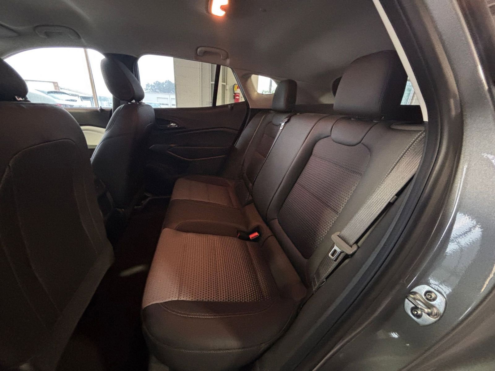 Used 2025 Chevrolet Trax LT FWD image 26