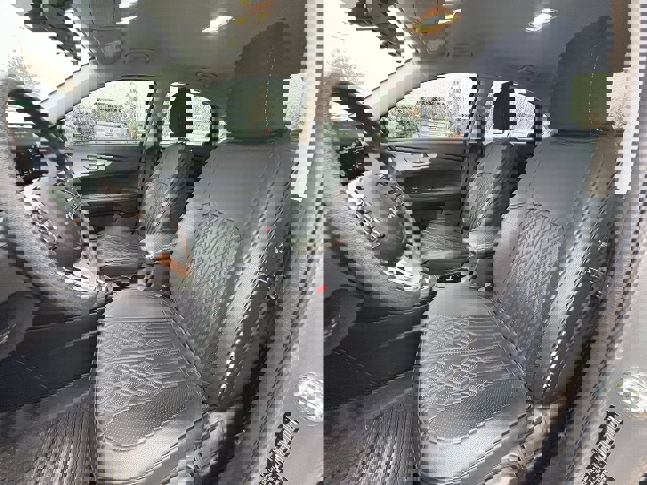 Used 2024 Kia Forte LXS image 6