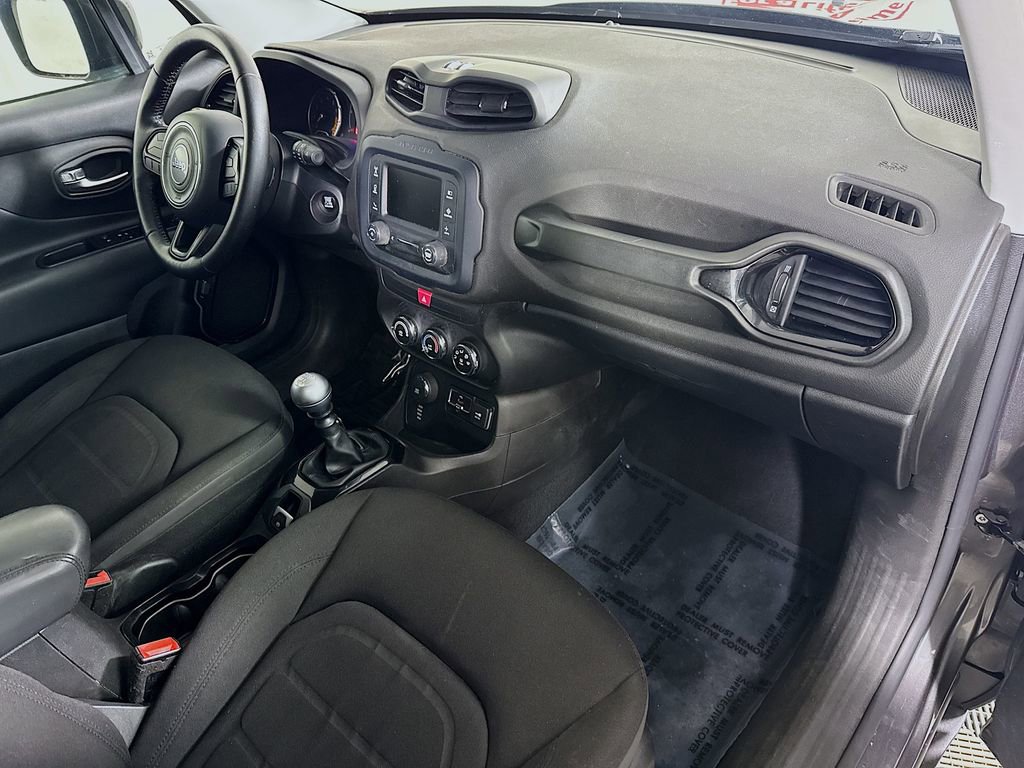 Used 2017 Jeep Renegade Altitude image 29