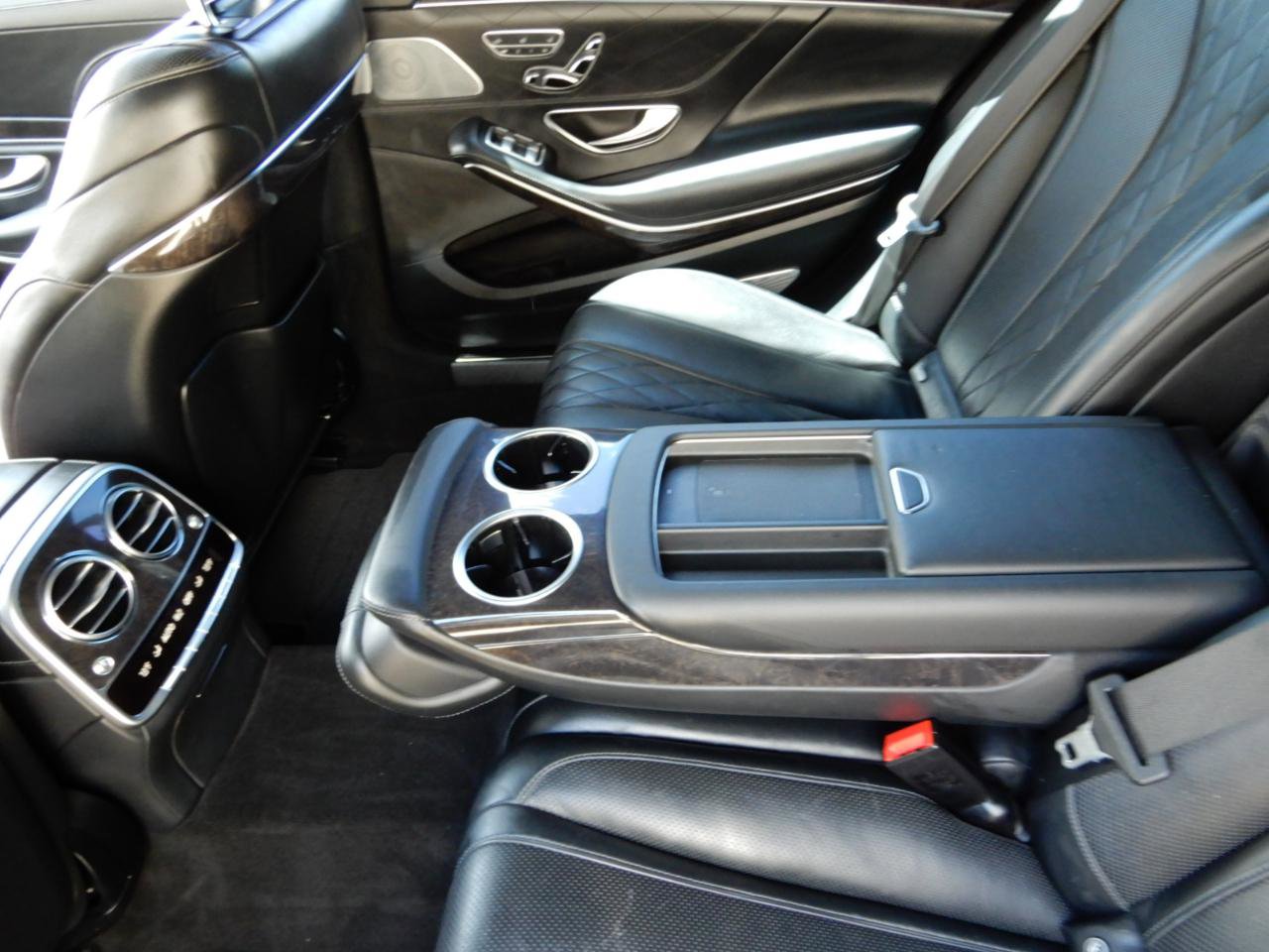 Used 2018 Mercedes-Benz S 560 Sedan w/ AMG Line Exterior image 9