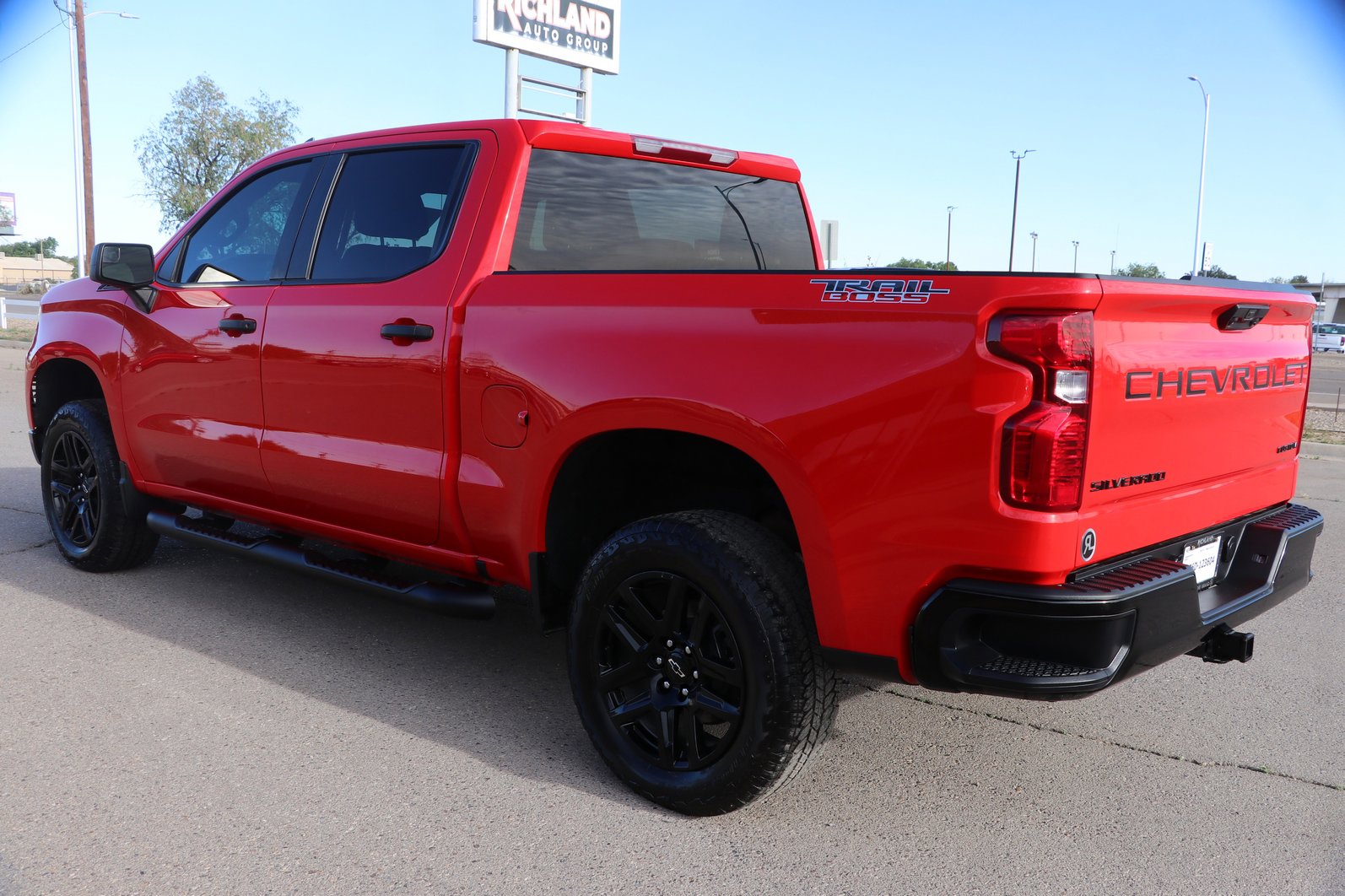 Used 2024 Chevrolet Silverado 1500 Custom Trail Boss w/ Turbomax Blackout Package image 5