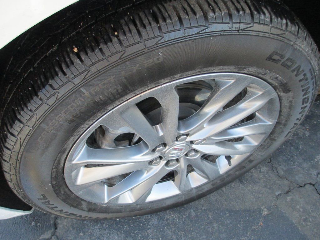 Used 2023 Buick Enclave Avenir image 12