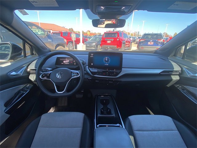 Used 2024 Volkswagen ID.4 Standard image 17