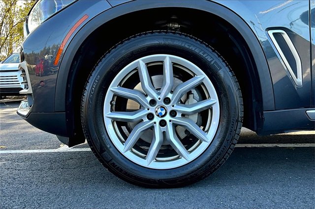 Used 2019 BMW X5 xDrive40i w/ Executive Package image 34