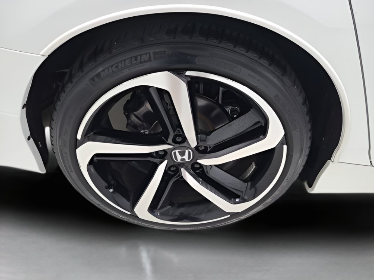 Used 2022 Honda Accord Sport image 9