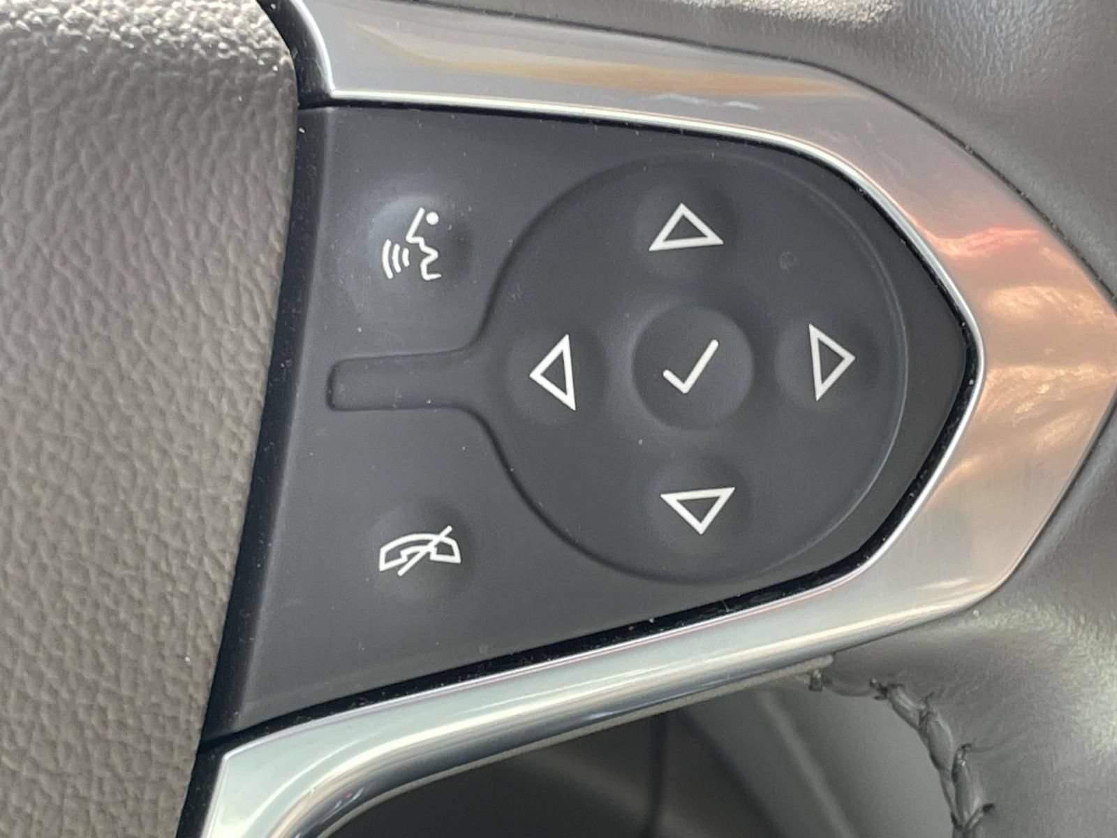 Used 2021 Chevrolet Traverse Premier AWD/4WD image 25