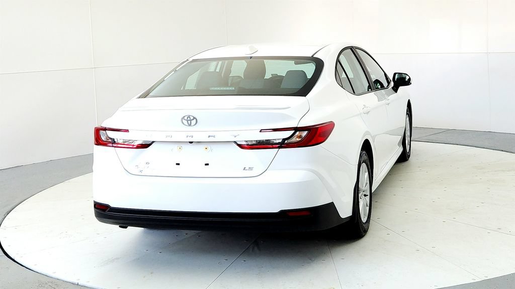 Used 2025 Toyota Camry LE AWD/4WD image 5