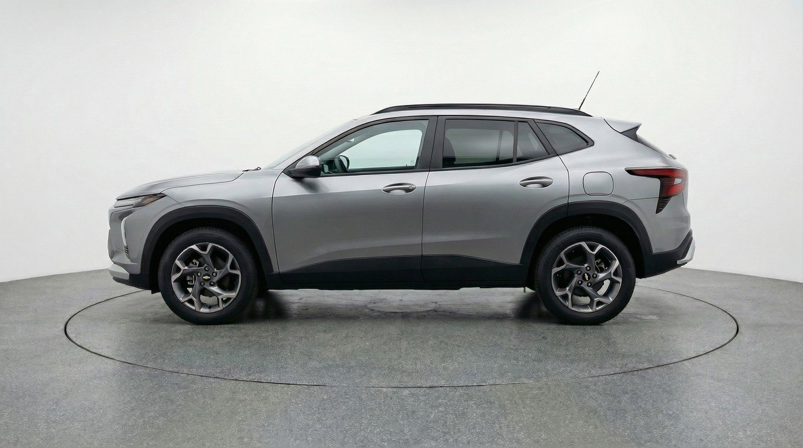 Used 2025 Chevrolet Trax LT w/ LT Convenience Package image 5