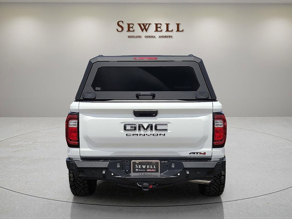 Used 2026 GMC Canyon AT4 w/ AT4 Premium Package AWD/4WD image 4