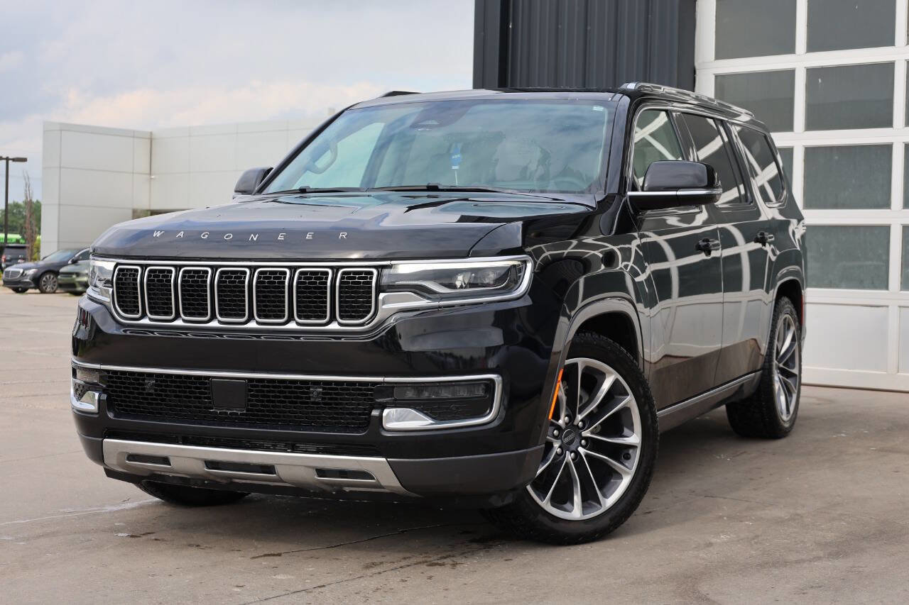 Used 2022 Jeep Wagoneer Series III w/ Premium Group I image 3