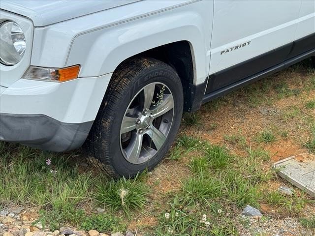 Used 2016 Jeep Patriot High Altitude FWD image 4