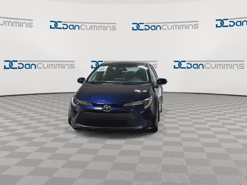 Used 2023 Toyota Corolla LE w/ Carpet Mat Package (TMS) FWD image 3