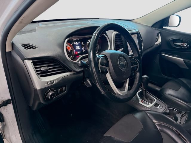 Used 2018 Jeep Cherokee Latitude Plus w/ Cold Weather Group image 29