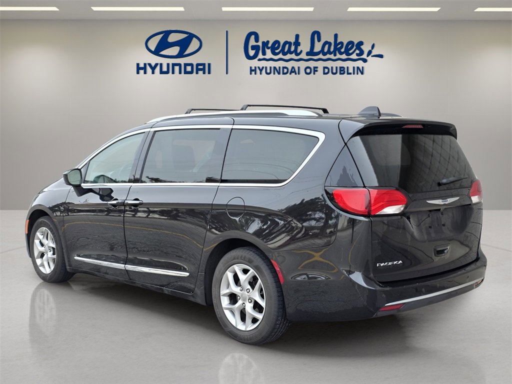 Used 2019 Chrysler Pacifica Touring-L Plus w/ Advanced Safetytec Group image 3