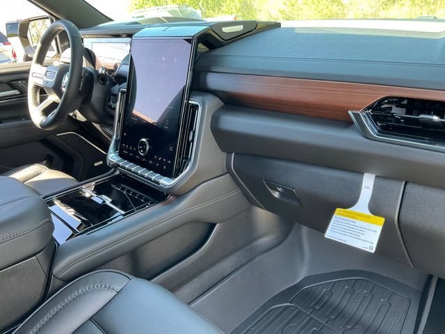 New 2026 GMC Yukon Denali w/ Sun & Power Step Package AWD/4WD image 23