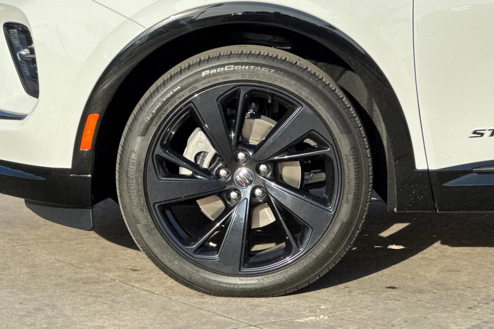 Certified 2025 Buick Envision Sport Touring AWD/4WD image 27