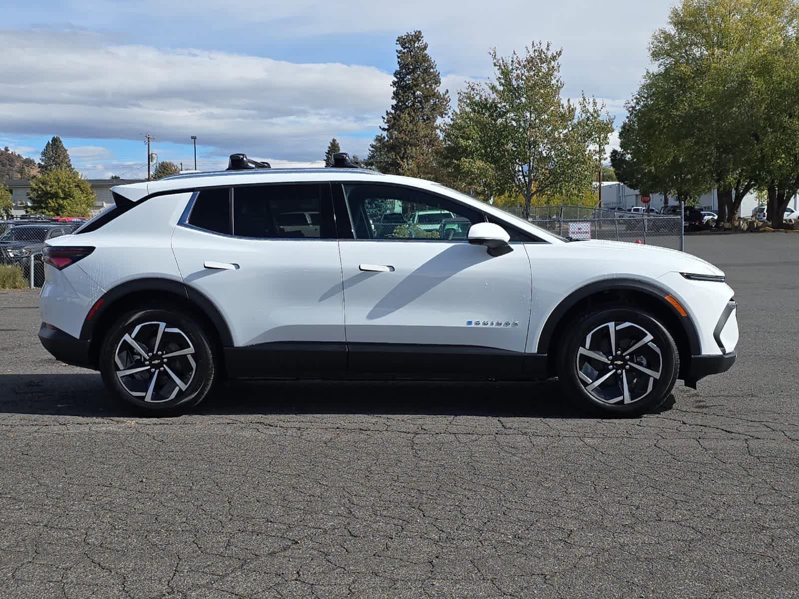 New 2026 Chevrolet Equinox EV LT AWD/4WD image 8