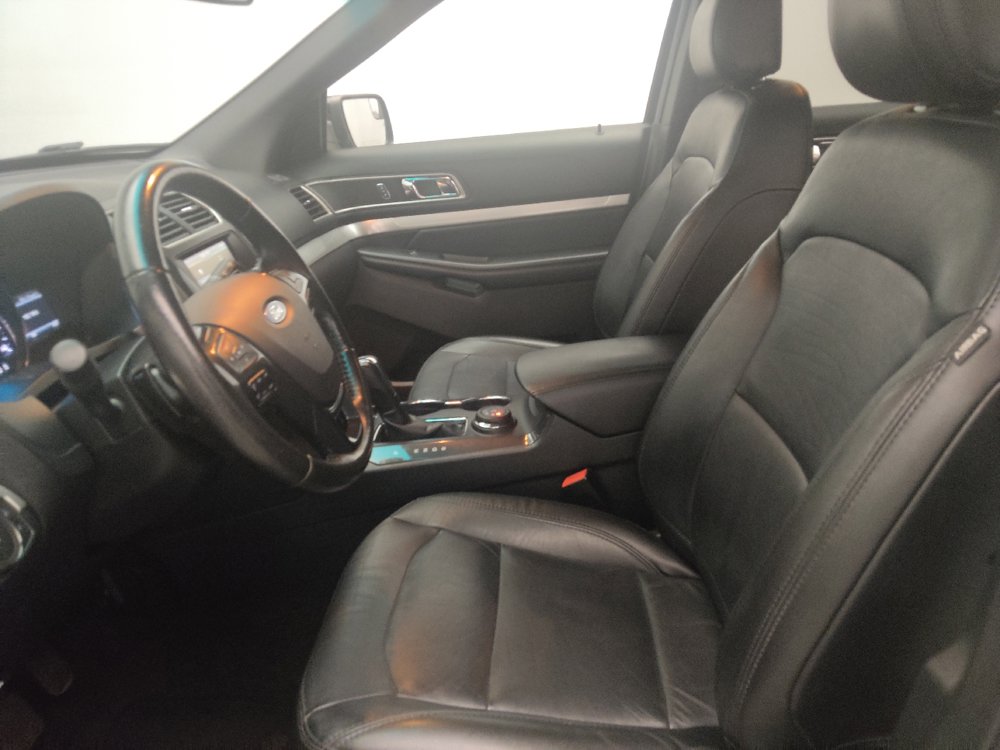 Used 2016 Ford Explorer XLT w/ Equipment Group 202A AWD/4WD image 17