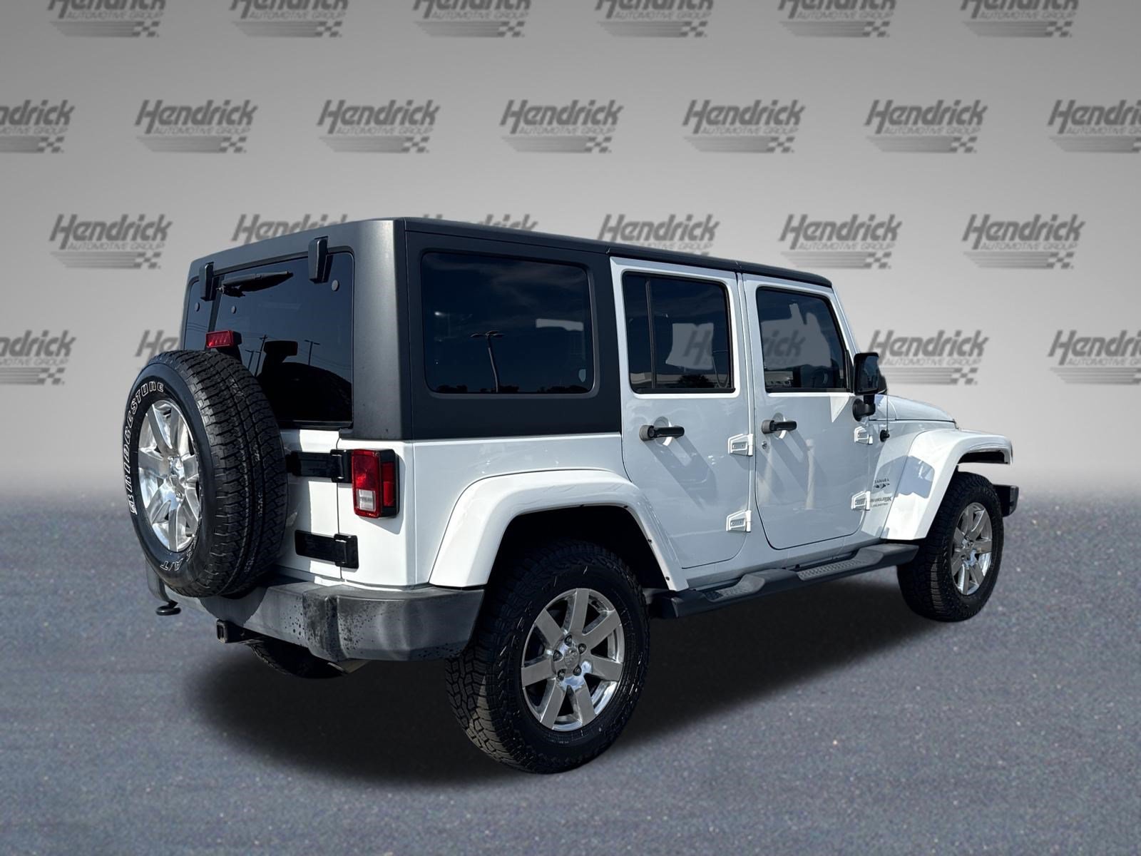 Used 2018 Jeep Wrangler Unlimited Sahara w/ Max Tow Package AWD/4WD image 10