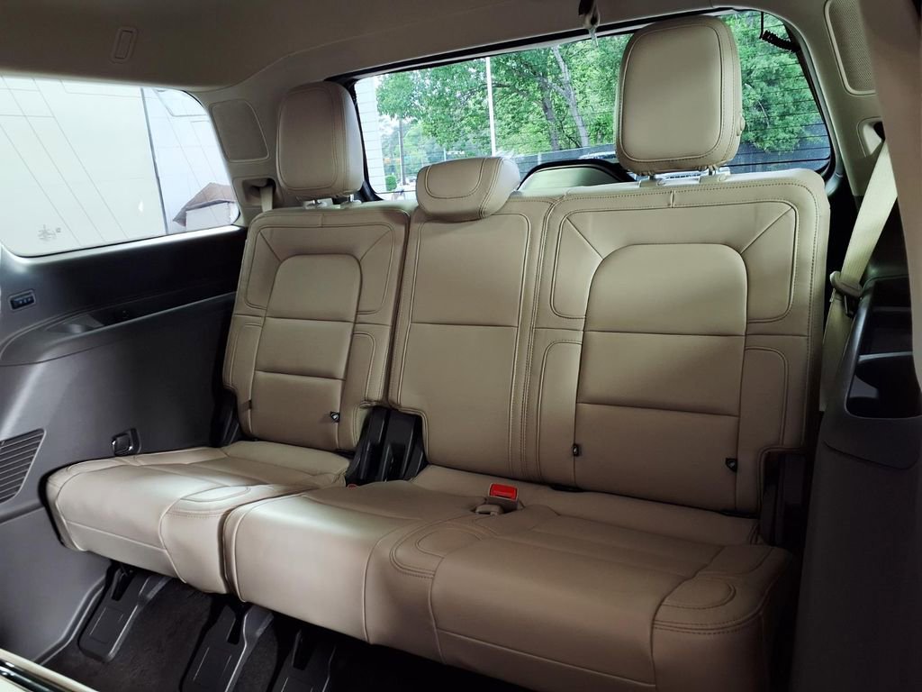 Used 2023 Lincoln Navigator Reserve RWD image 9