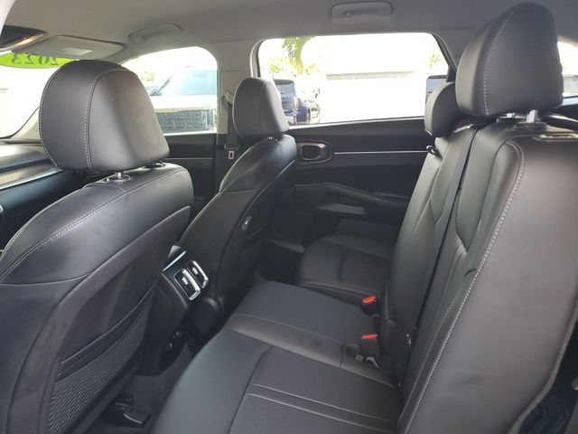 Certified 2023 Kia Sorento S FWD image 9