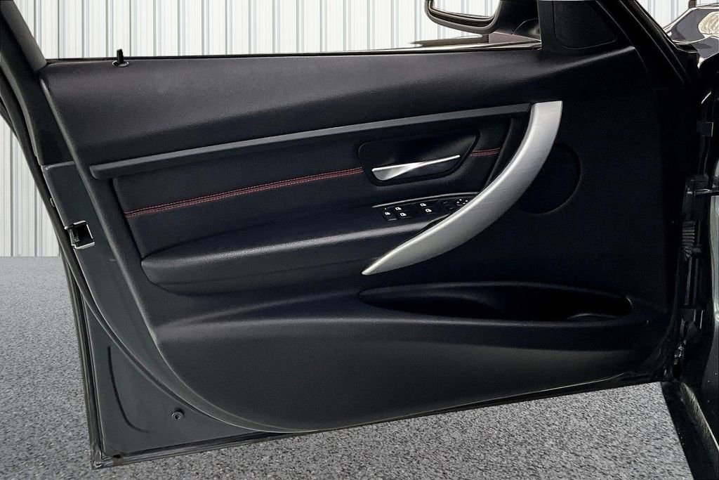 Used 2013 BMW 328i xDrive Sedan image 18