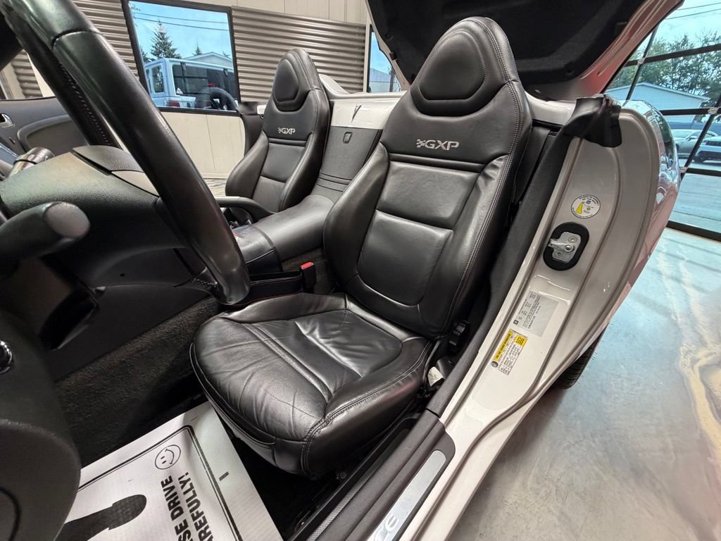 Used 2008 Pontiac Solstice GXP w/ Premium Package RWD image 8