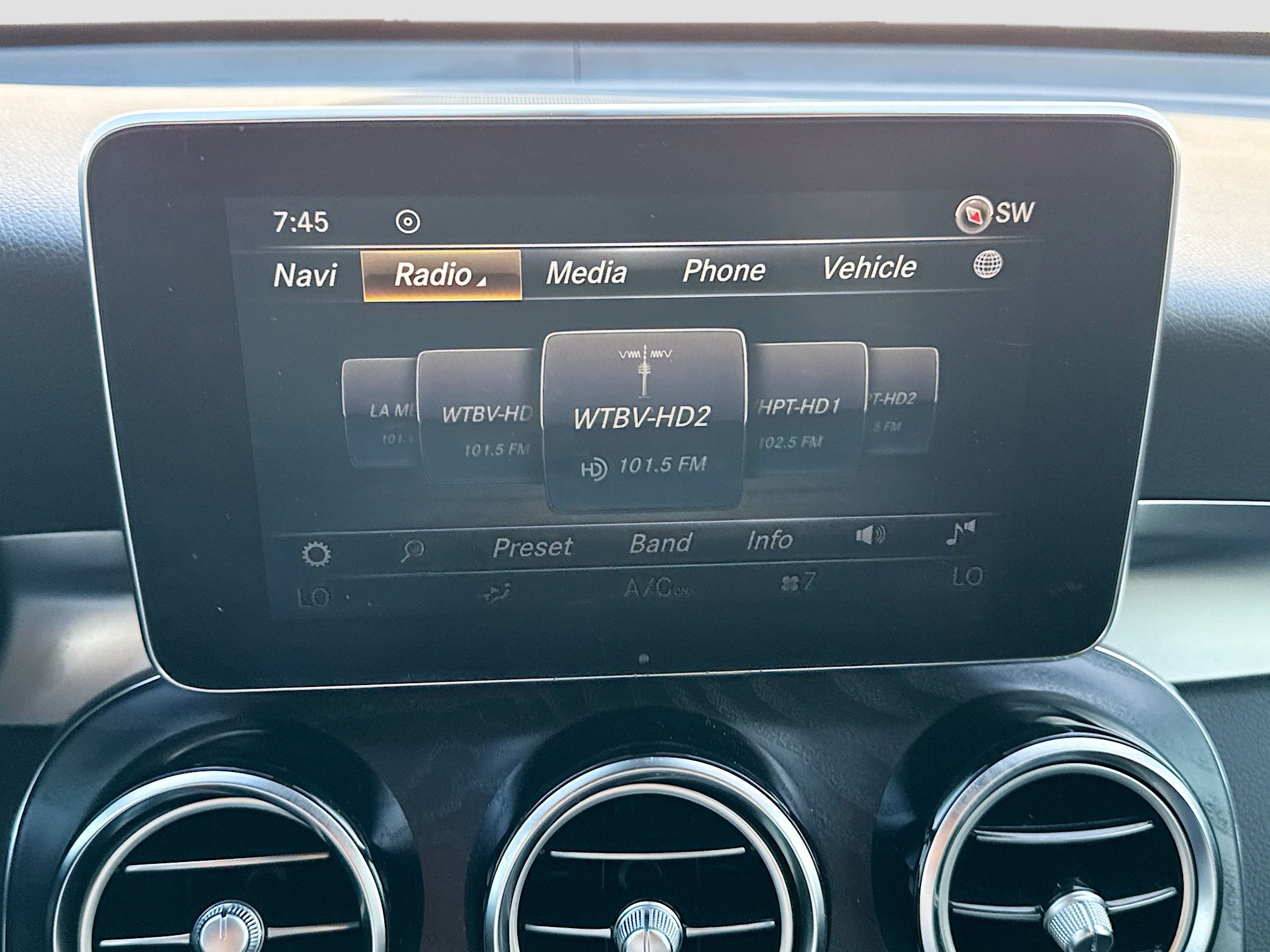 Used 2018 Mercedes-Benz GLC 350e 4MATIC image 29