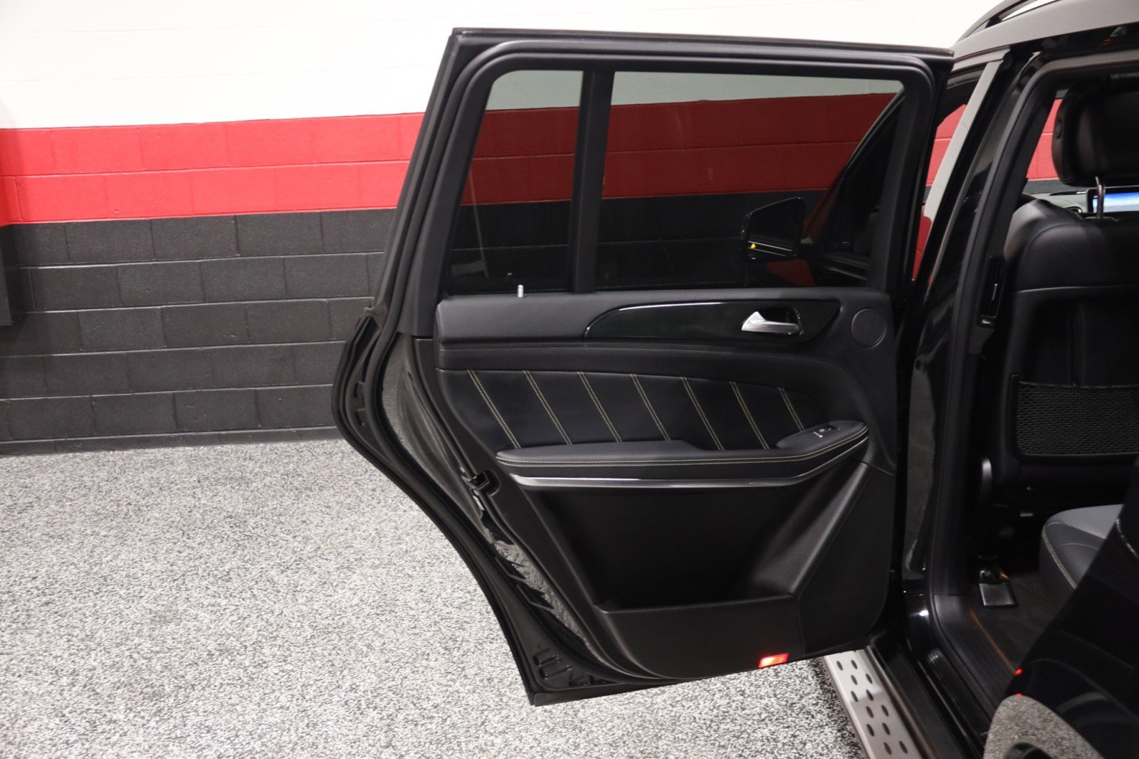 Used 2019 Mercedes-Benz GLS 63 AMG 4MATIC w/ AMG Night Styling Package image 40