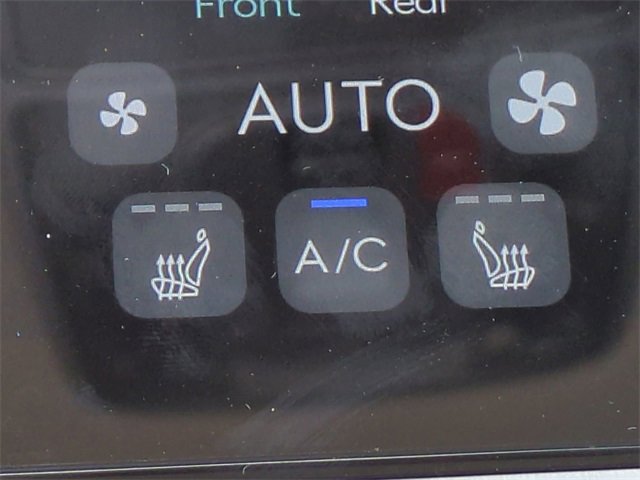 Used 2026 Genesis GV70 2.5T Select image 23