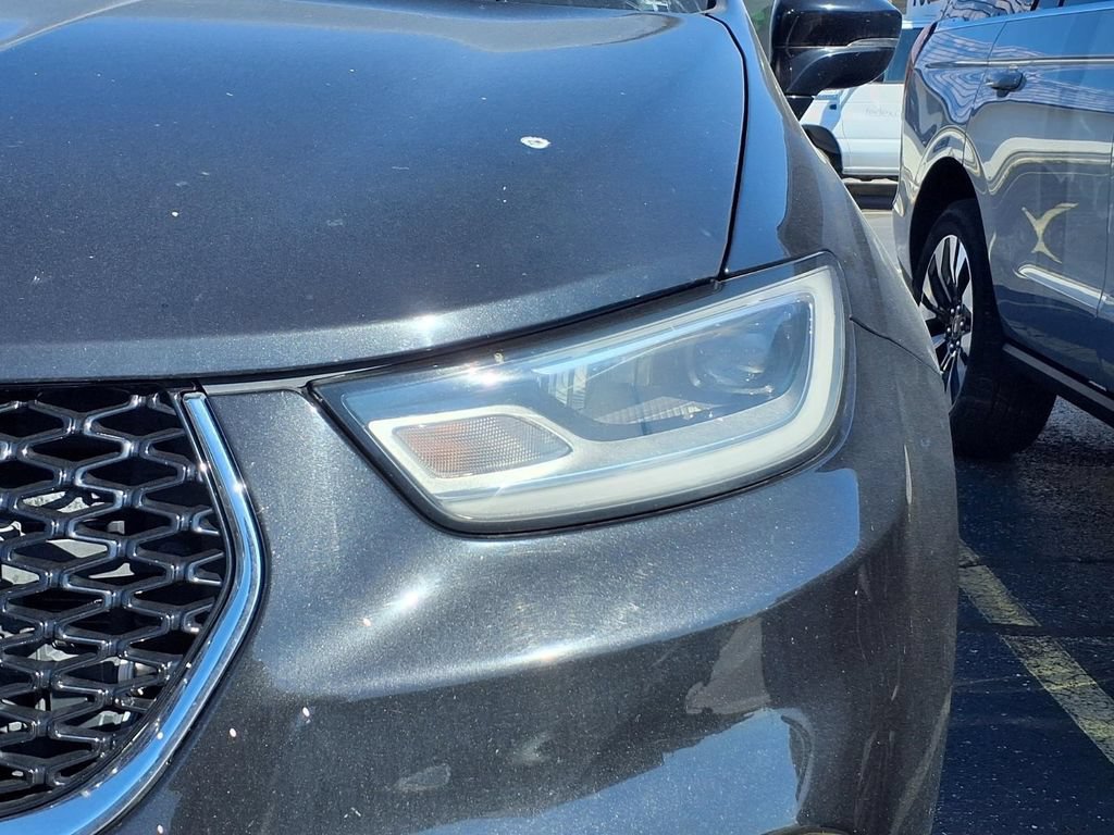 Used 2024 Chrysler Pacifica Touring-L FWD image 28