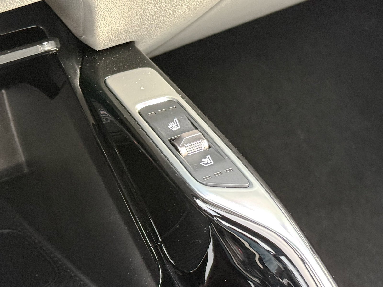 Certified 2025 Kia Sorento SX Prestige image 24