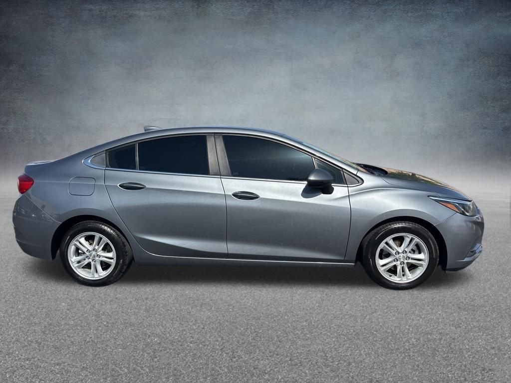 Used 2018 Chevrolet Cruze LT w/ Convenience Package FWD video 2