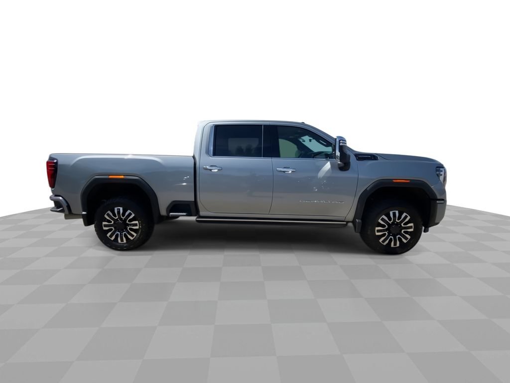 Used 2024 GMC Sierra 3500 Denali Ultimate AWD/4WD image 3