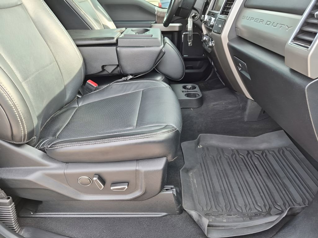 Used 2019 Ford F250 Lariat image 16