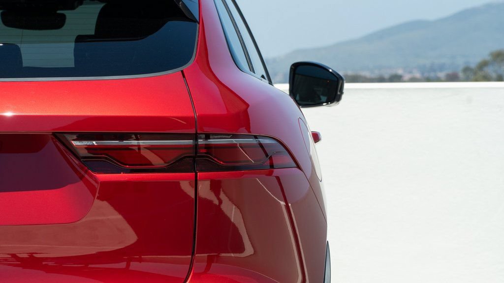 Used 2025 Jaguar F-PACE R-Dynamic S AWD/4WD image 5