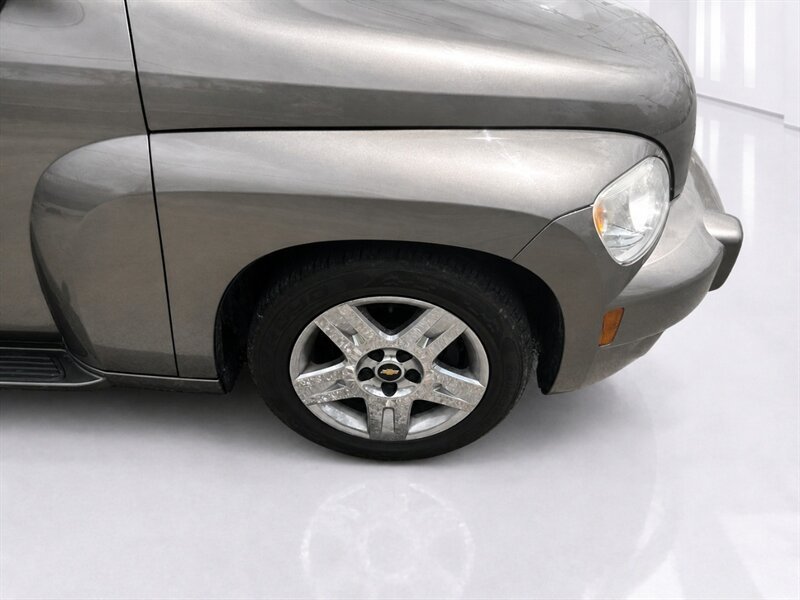 Used 2011 Chevrolet HHR LT FWD image 15