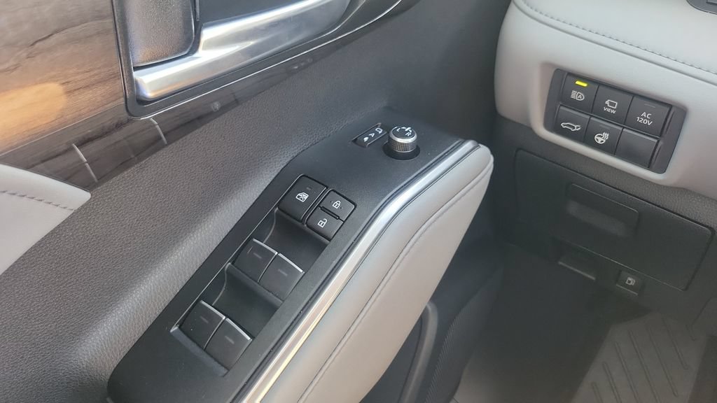 Used 2026 Toyota Highlander Limited AWD/4WD image 19