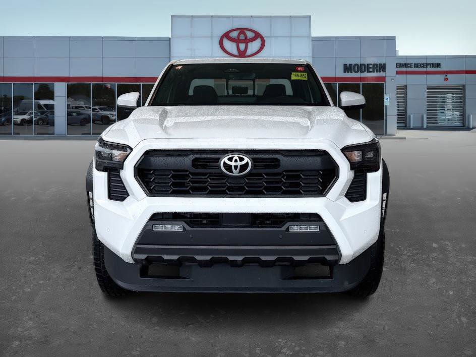 Used 2025 Toyota Tacoma TRD Off-Road image 2