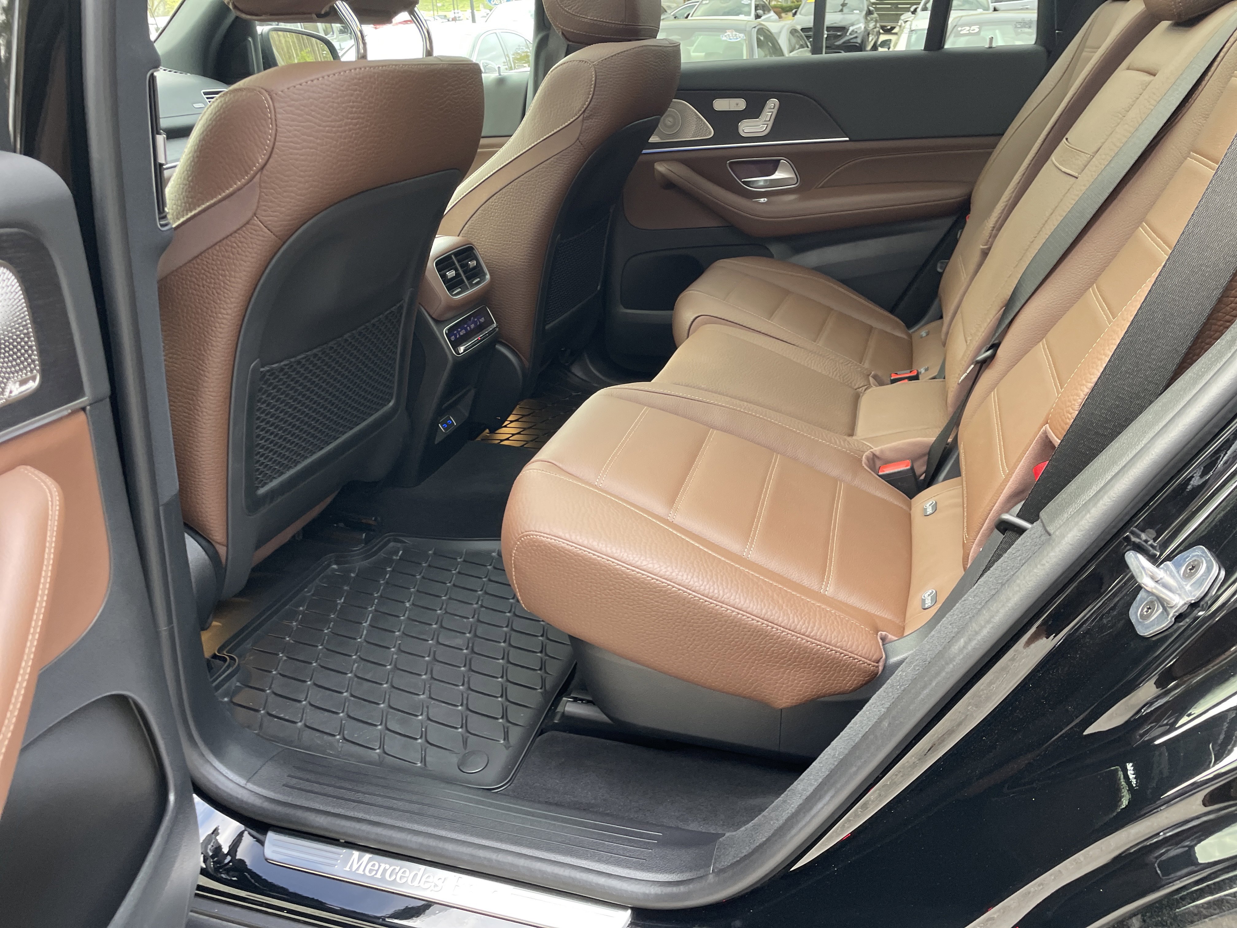 Certified 2024 Mercedes-Benz GLS 580 4MATIC image 40