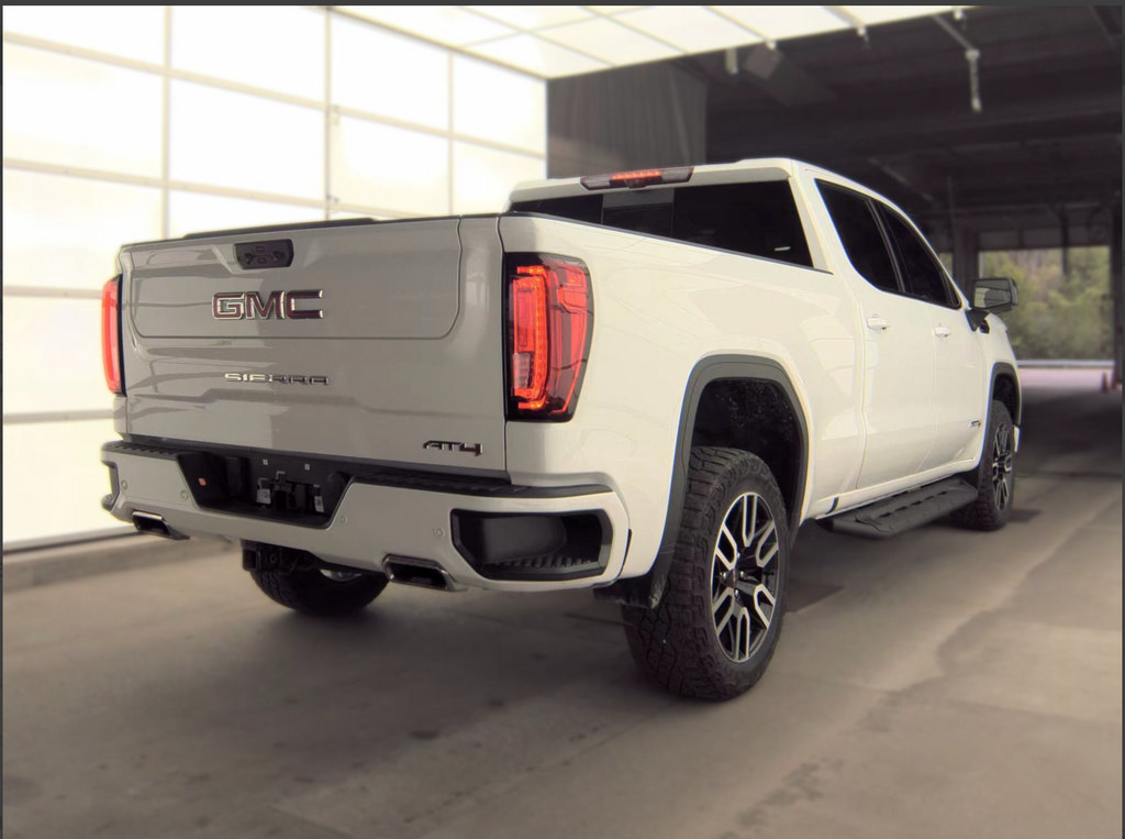 Used 2024 GMC Sierra 1500 AT4 w/ Technology Package AWD/4WD image 4