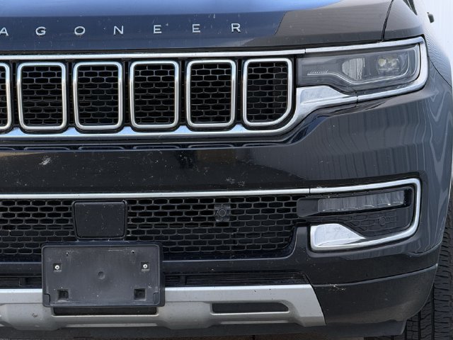 Used 2024 Jeep Wagoneer L Series II RWD image 8