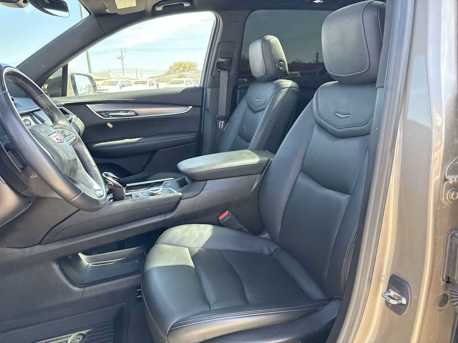 Used 2023 Cadillac XT6 Luxury FWD image 15
