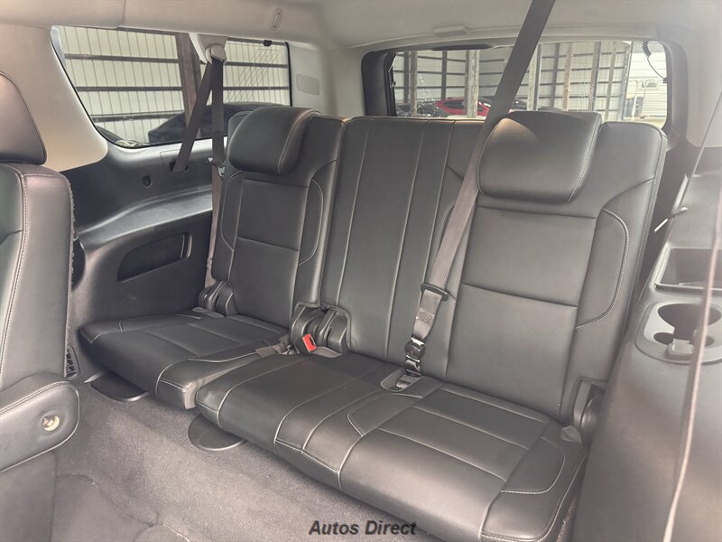 Used 2019 Chevrolet Suburban LT w/ Luxury Package RWD image 33
