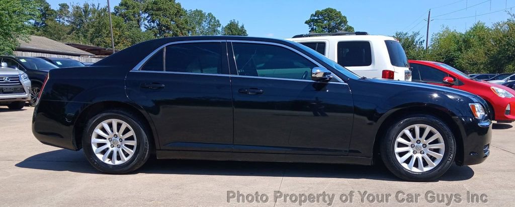 Used 2013 Chrysler 300 image 7