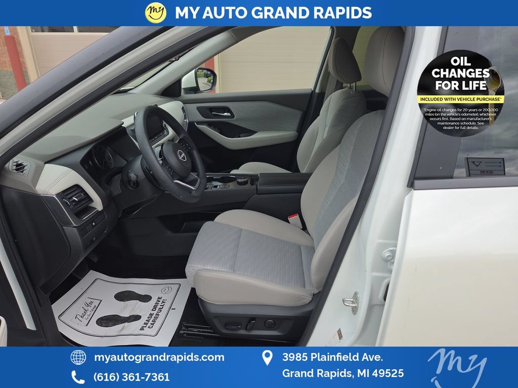 Used 2023 Nissan Rogue SV AWD/4WD image 9