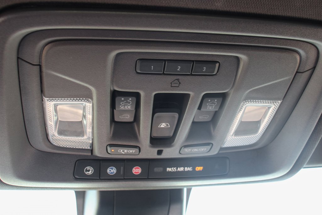 Used 2020 GMC Sierra 3500 Denali w/ Denali Ultimate Package image 31