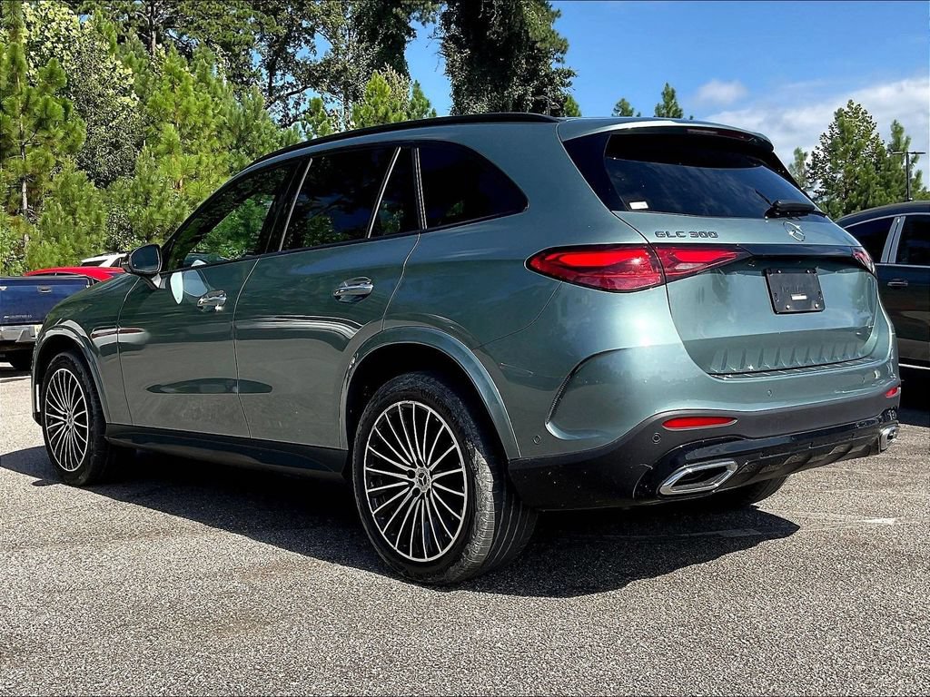 Used 2025 Mercedes-Benz GLC 300 image 3