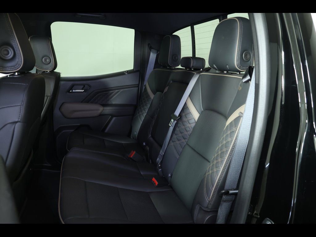 Used 2023 GMC Canyon Denali image 25