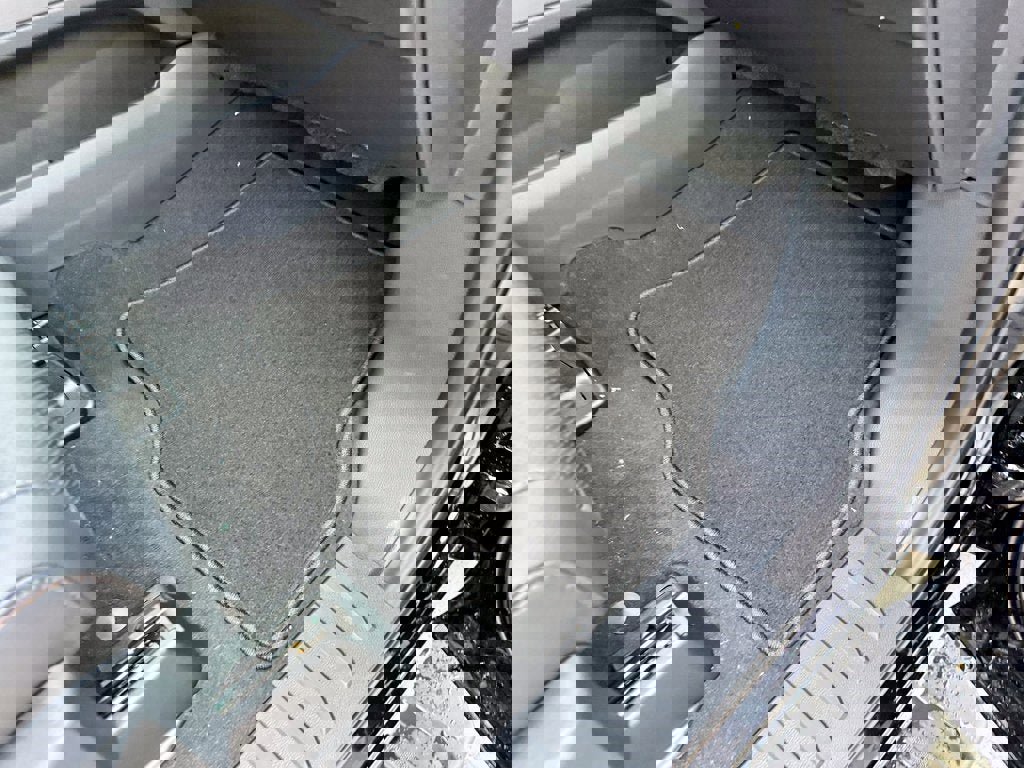 New 2026 Ford F250 Lariat w/ Black Appearance Package image 18